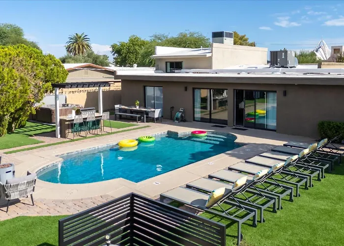 Casa Citrus Modern Old Town Escape *
